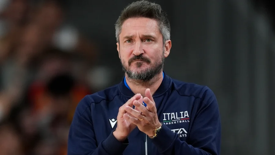 Italbasket supera a la Letonia de Banchi en memoria de Marco Bonamico. Dedicación de Pozzecco