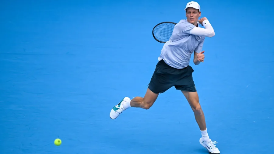 Jannik Sinner vence a Mannarino y a la lluvia: está en cuartos de Cincinnati
