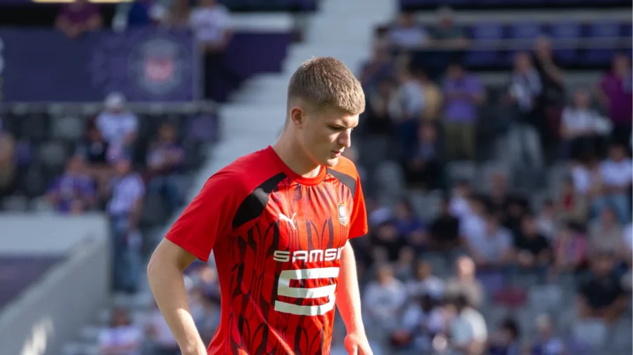 Parma, no sólo ataque: oferta oficial por un centrocampista. Y aparece otro nombre