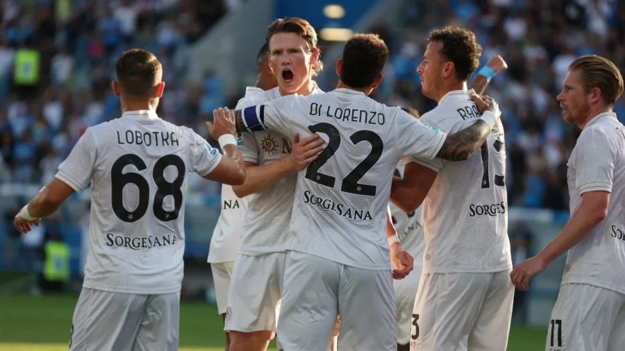 El Nápoles (2-0) deja las cosas claras desde el principio y empata en Génova