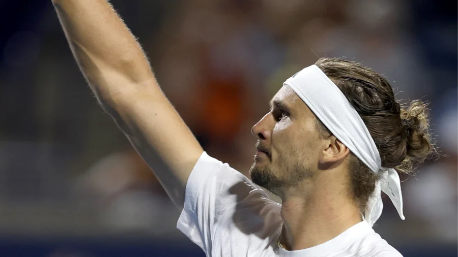 Toronto: Zverev vence a Popyrin y saluda a un aficionado que le abucheaba