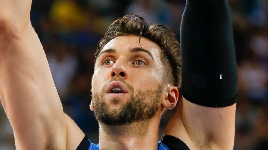Andrea Bargnani inaugura la nueva temporada del baloncesto italiano