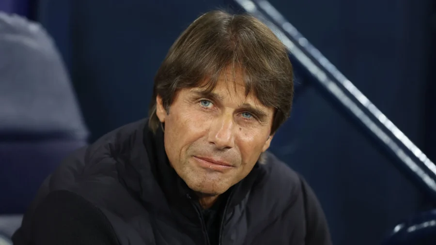 Antonio Conte castiga a sus rivales por el Scudetto y reduce el mercado