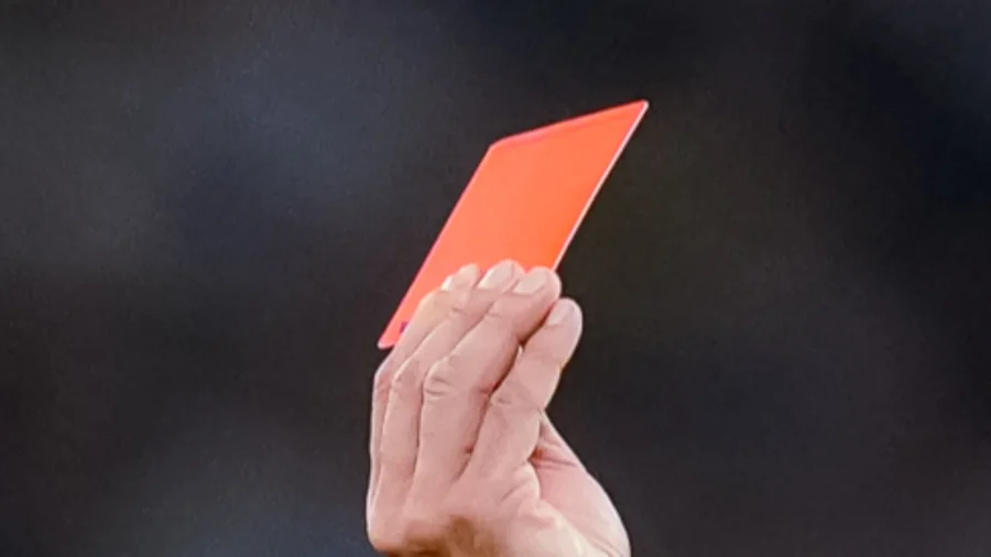 Serie B: cinco jugadores descalificados, otros tantos clubes multados