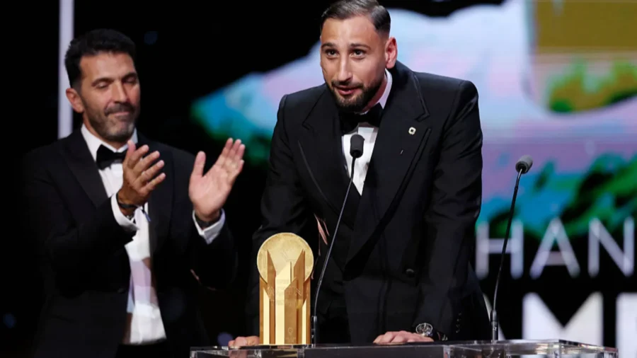 Gianluigi Donnarumma premiado por Buffon sin dedicatoria a Luis Enrique