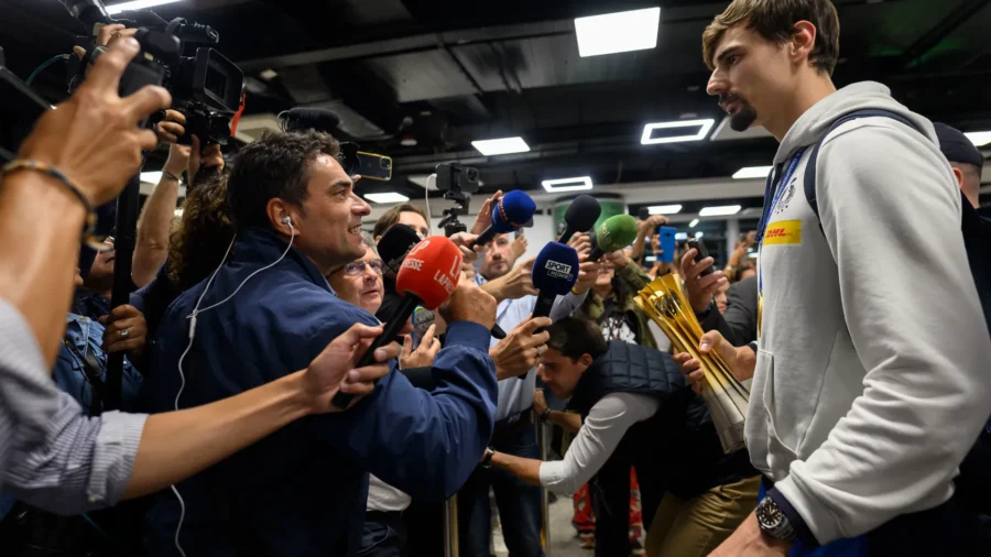 Italvolley, baño de multitudes para los campeones del mundo en Fiumicino