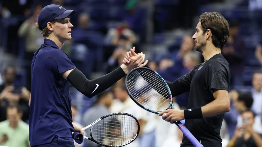US Open: Jannik Sinner barre a Lorenzo Musetti y vuela a semifinales