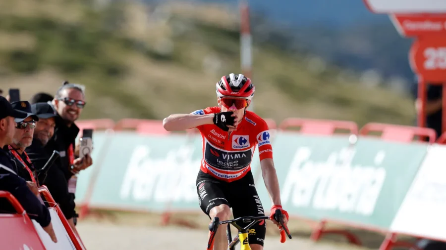 Jonas Vingegaard gana en la Bola del Mundo e hipoteca su triunfo en la Vuelta