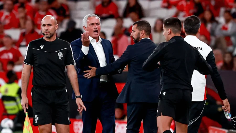 Protestas y un gol encajado en la segunda parte: José Mourinho ya frena al Benfica