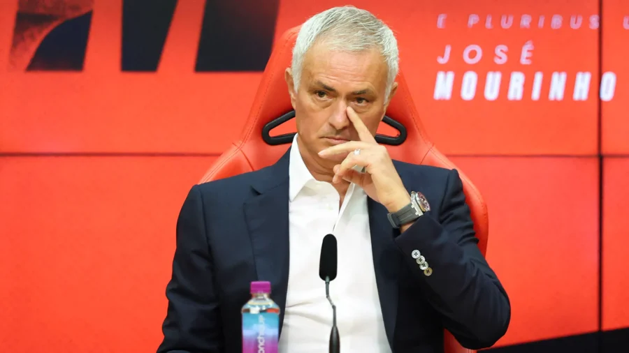 El Benfica de José Mourinho desperdicia una oportunidad de oro
