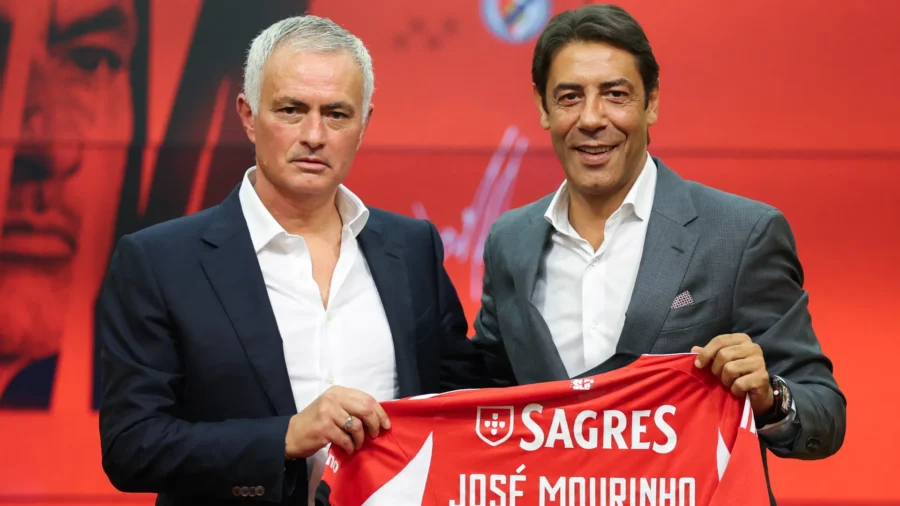 Benfica, José Mourinho se presenta y ya está forrado
