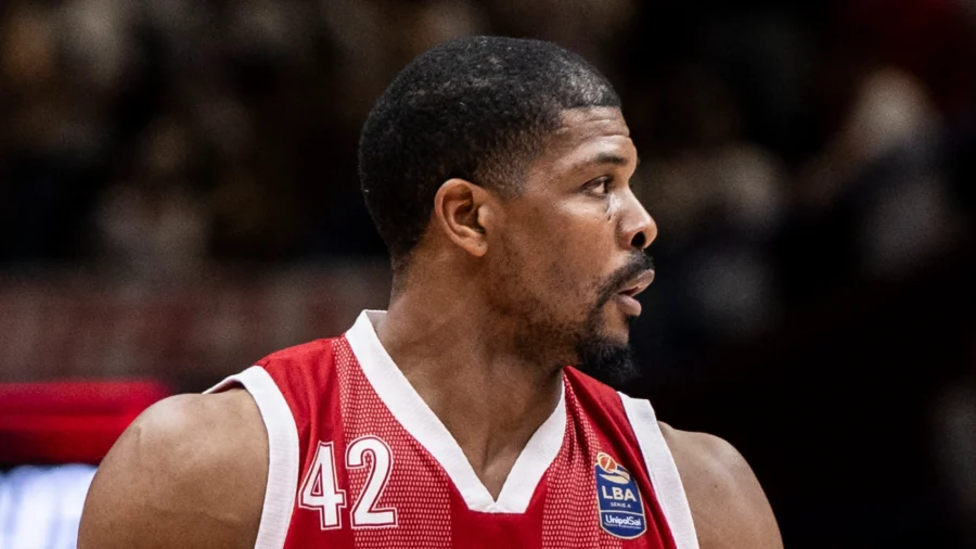 Giorgio Armani, el emotivo recuerdo del ex Olimpia Kyle Hines