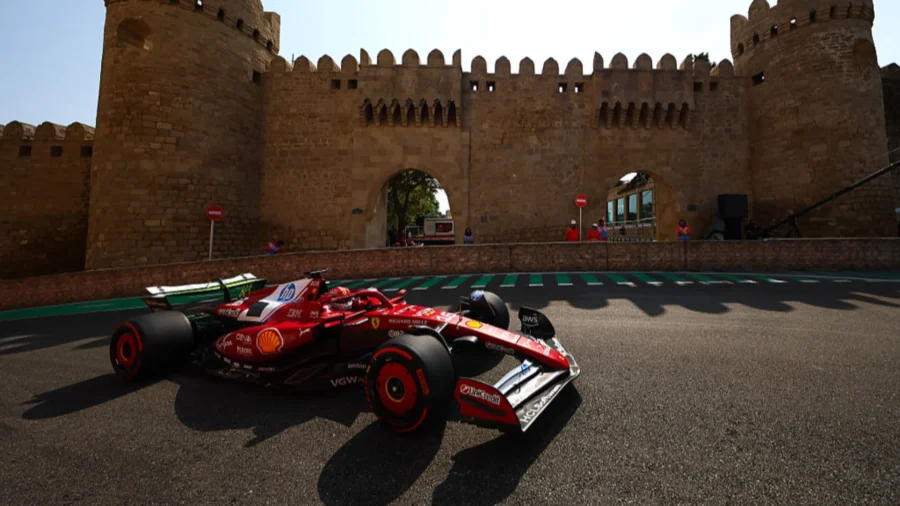 McLaren domina de inmediato en Bakú, pero Charles Leclerc va a rebufo