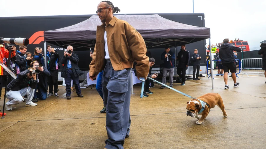 Lewis Hamilton se despide de Roscoe: "La decisión más difícil de mi vida"