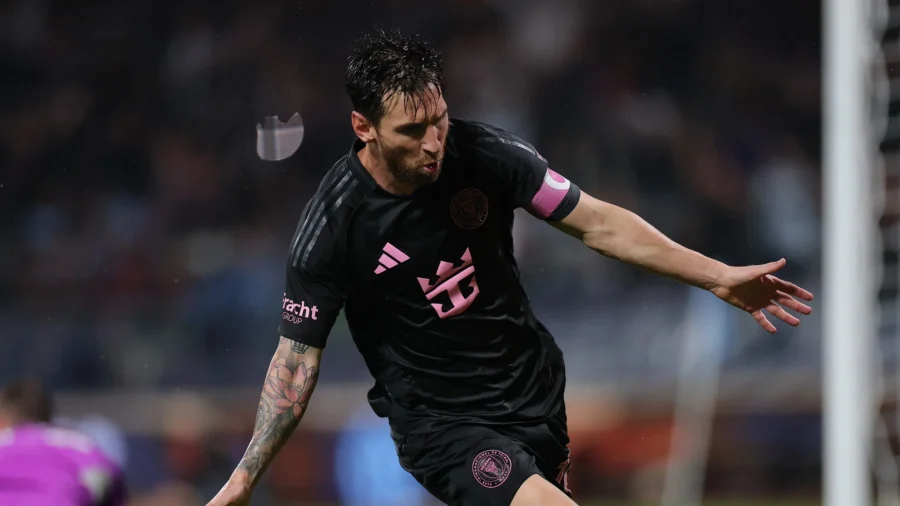 Lionel Messi da otro espectáculo: otro doblete y la repesca asegurada