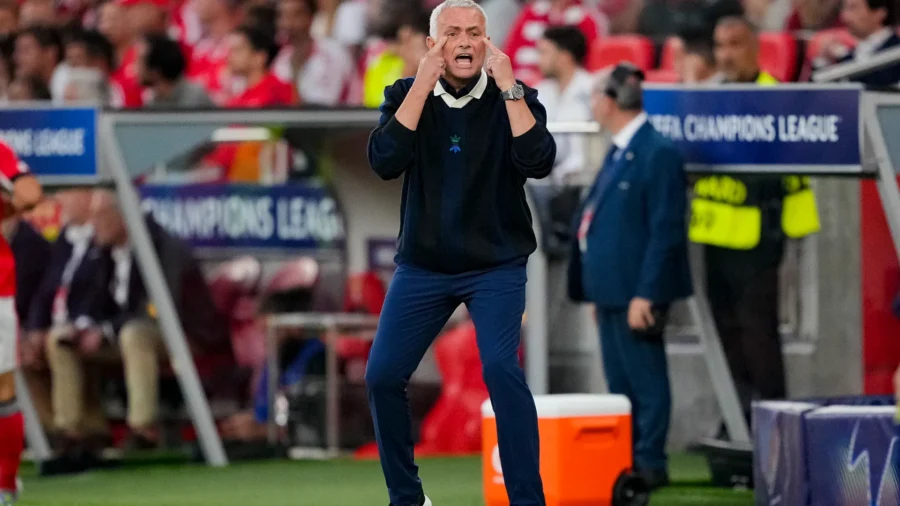 José Mourinho ya está en Lisboa para casarse con el Benfica: "No es propio de mí estar ocioso"