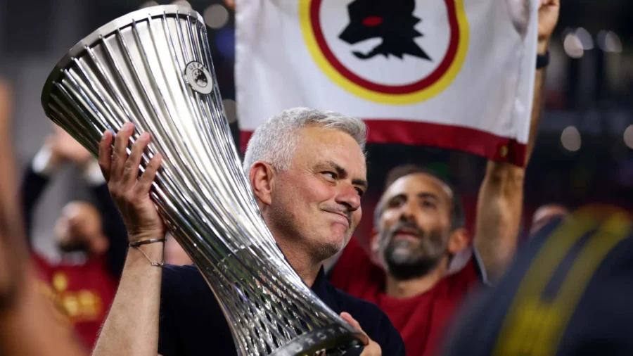 José Mourinho, ocho últimos años con un solo trofeo levantado. Con la Roma