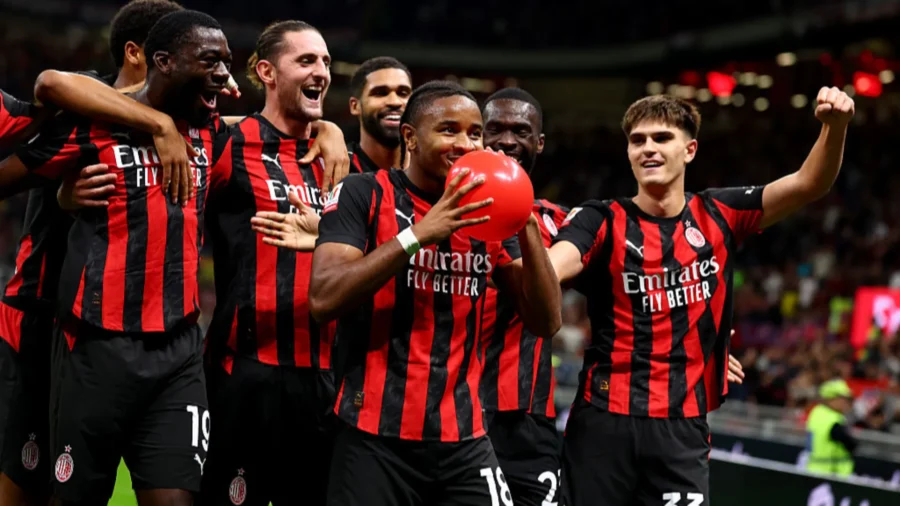 Santiago Giménez y Christopher Nkunku, a por el Milan en octavos de final