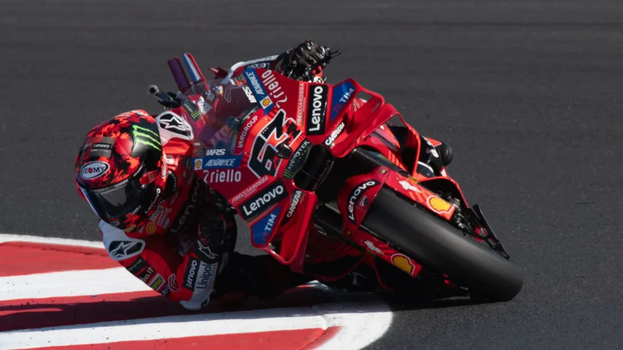 Pecco Bagnaia escala posiciones en la preclasificación de Misano