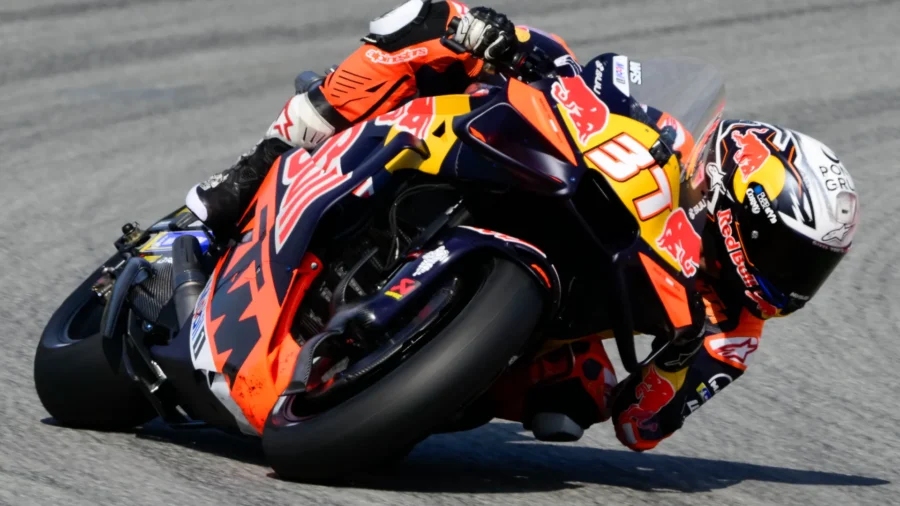 MotoGP, GP de Cataluña: Pedro Acosta lidera en los primeros libres, Bagnaia se hunde