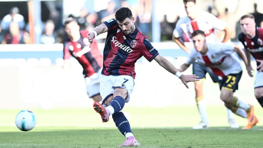 El Génova se burla a los 99&apos; Orsolini completa la remontada del Bolonia