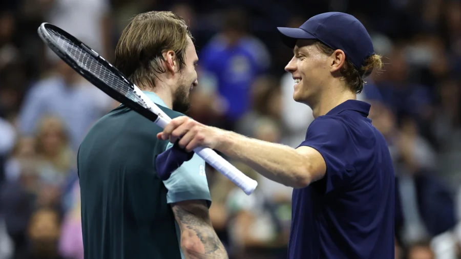 Jannik Sinner y Alexander Bublik: la divertida bajada final del telón