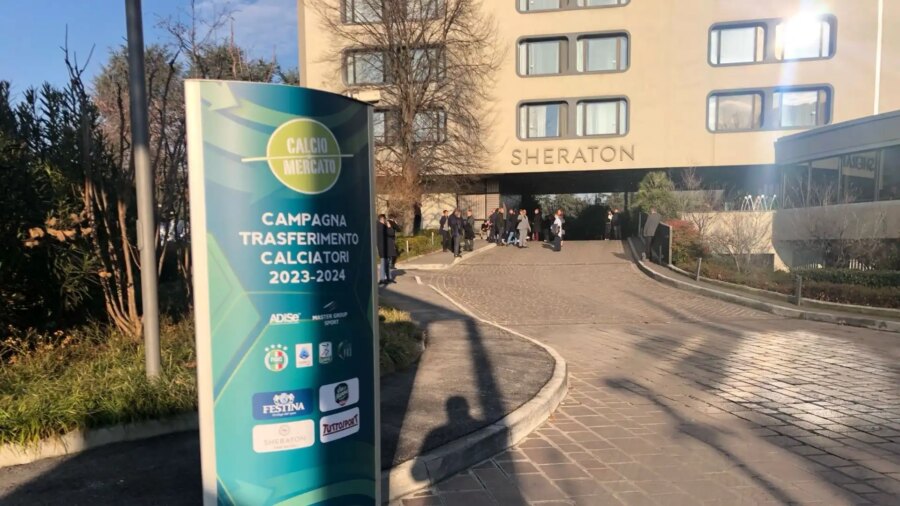 El mercado de Milán, un obstáculo menos en la carrera por el bombardero experimentado