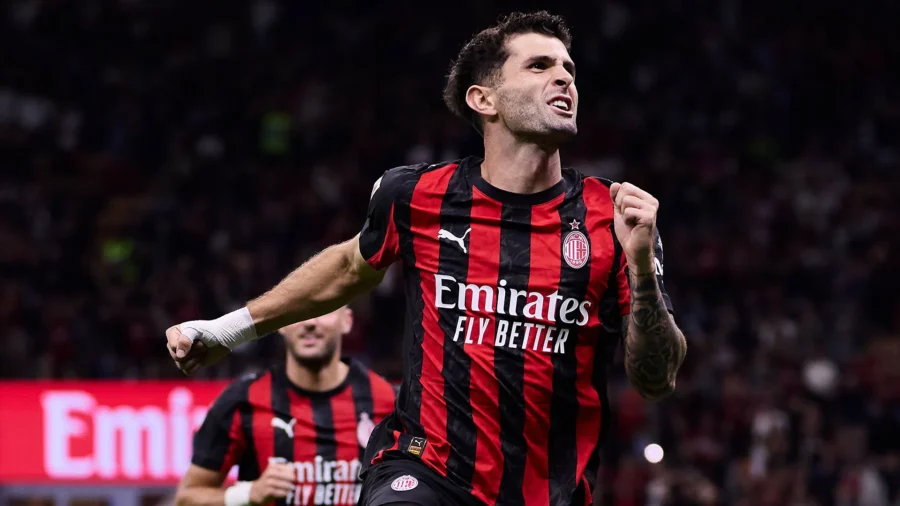 Christian Pulisic se consuela tras un error fatal