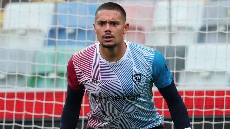 Elia Caprile sólo piensa en el Cagliari. Y sueña con la selección nacional