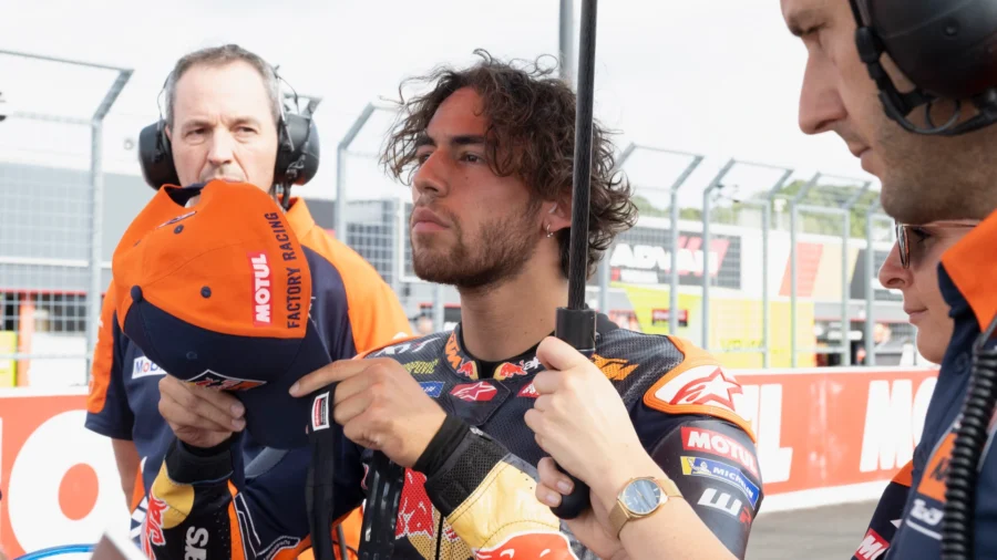 Enea Bastianini bromea tras Sepang: "Mi vida es complicada"