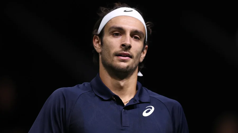 Finales ATP, Lorenzo Musetti se defiende del asalto de Felix Auger-Aliassime