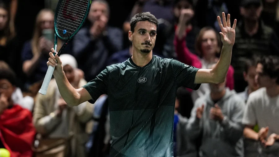Cuándo juega Lorenzo Sonego Lorenzo Sonego en París: partidos anteriores contra Daniil Medvedev