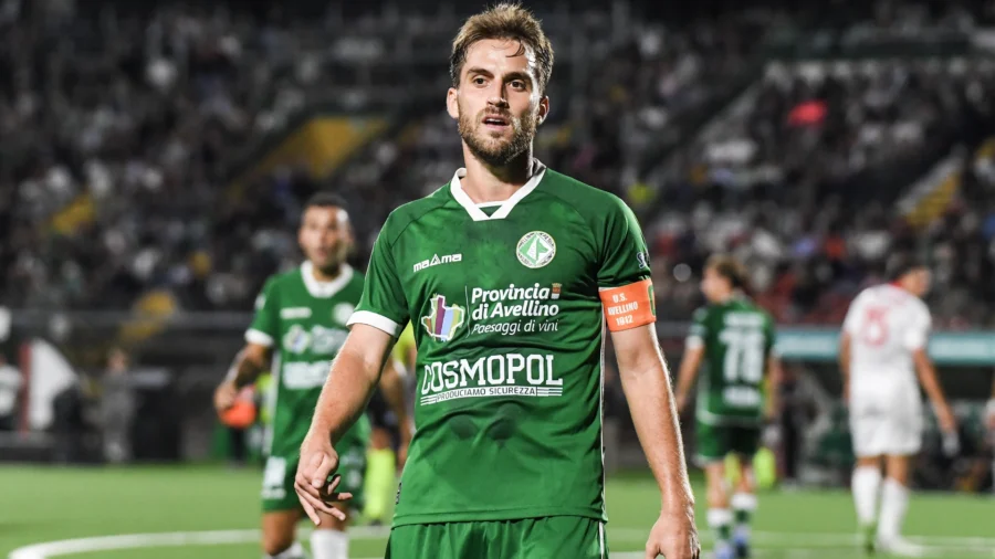 Serie B: Detenidos Palmiero, del Avellino, y Gregucci, entrenador de la Sampdoria; multas para Bari, Juve Stabia y Padova