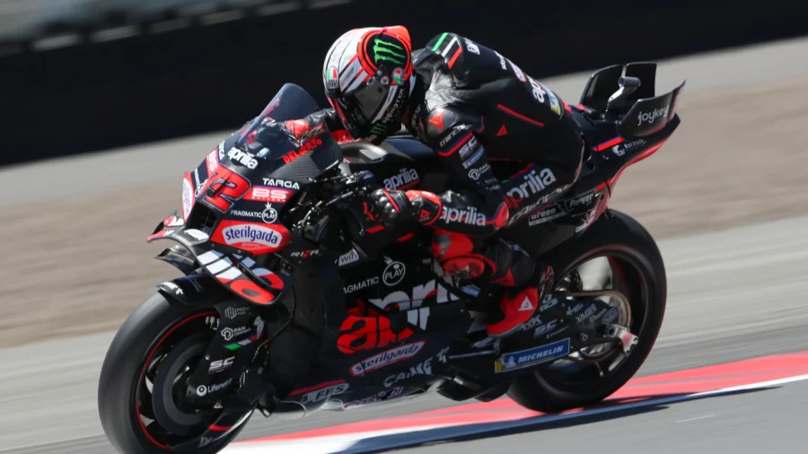 MotoGp, Sprint Indonesia: Bezzecchi triunfa al sprint, Marc Márquez anónimo, Bagnaia último hasta la bandera a cuadros