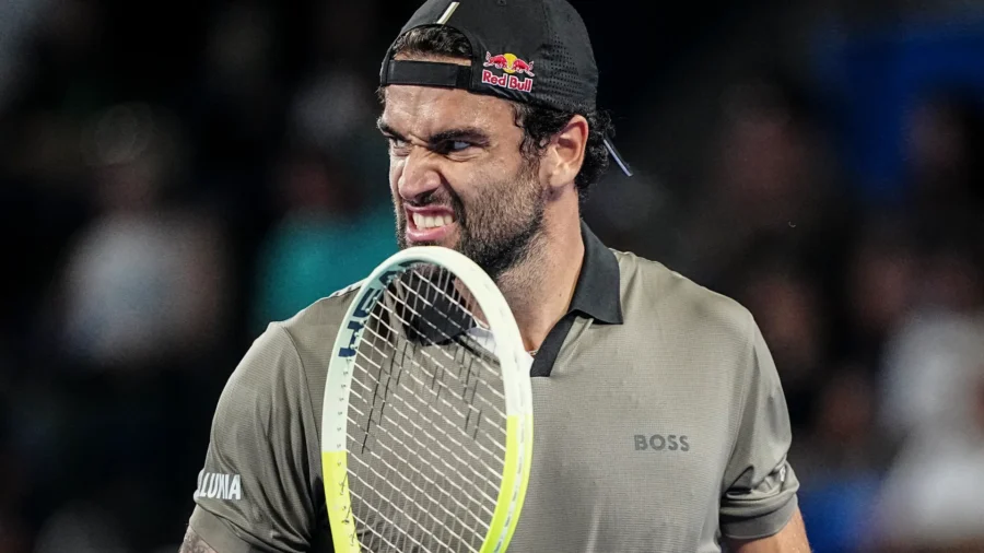 En Viena Matteo Berrettini derrota a Cameron Norrie tras más de tres horas y pasa a cuartos de final