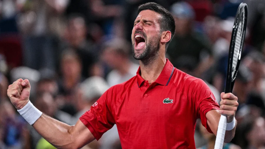 Shanghai Masters 1000, Novak Djokovic sufre pero pasa a octavos de final