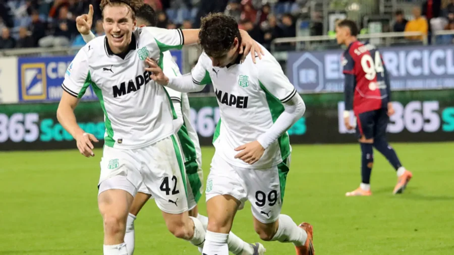 Sassuolo: Laurienté y Pinamonti marcan en Cagliari