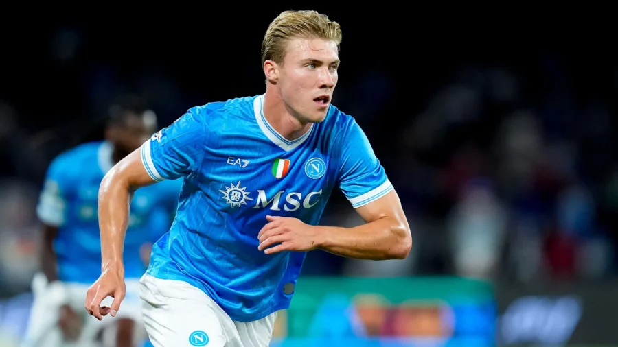 Rasmus Hojlund renace con Antonio Conte y Kevin De Bruyne