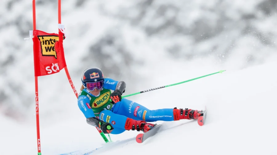 Sofia Goggia baja inmediatamente en Sölden