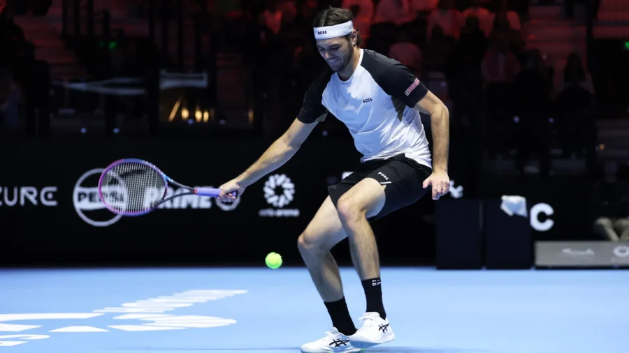 Taylor Fritz elimina a Alexander Zverev y pasa a semifinales del Six Kings Slam