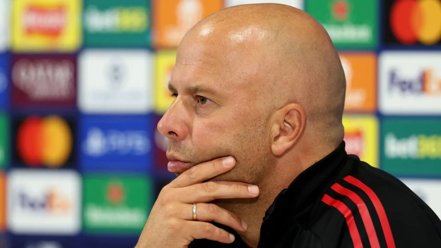 Arne Slot, en peligro: el Liverpool busca sustituto en Italia