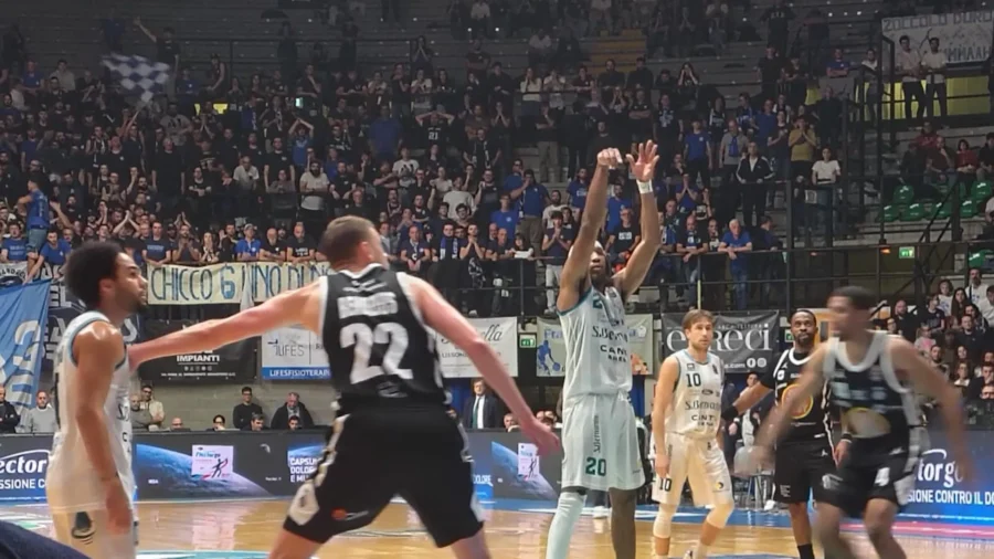 Sneed imparable, Cantù gana tras 45 minutos