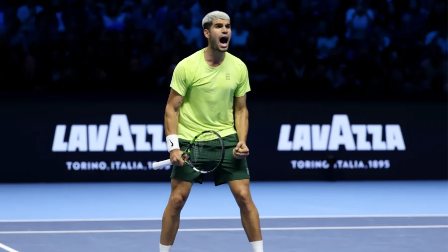 ATP Finals, Carlos Alcaraz elimina a Lorenzo Musetti, pasa a semifinales y se asegura el número 1