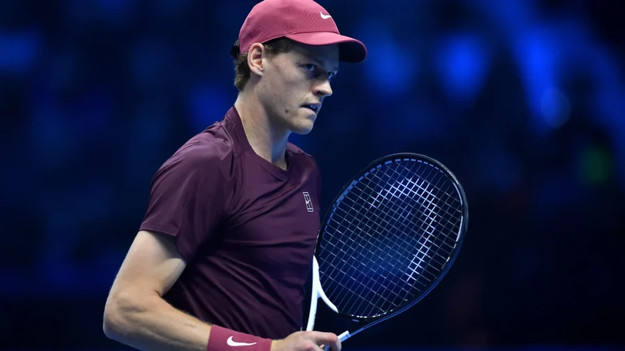 Jannik Sinner empieza con buen pie ante Alexander Zverev en las Finales ATP