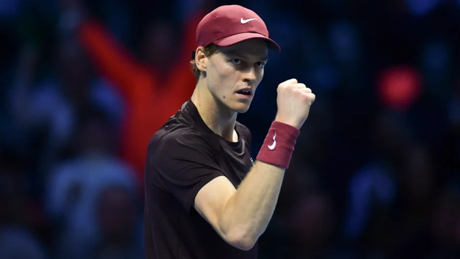 Finales ATP, Jannik Sinner hace &apos;trece&apos; con Alex de Minaur y vuela a la final