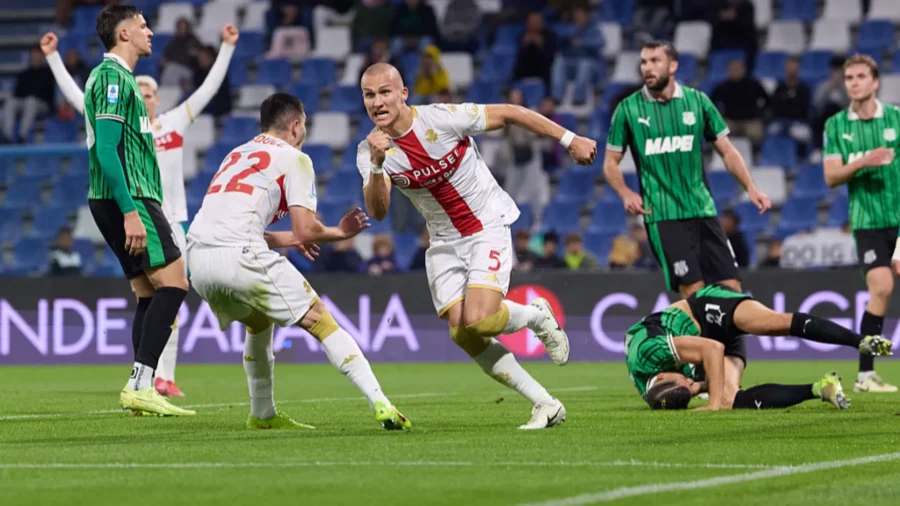 Génova, primera victoria tras la revolución en los banquillos