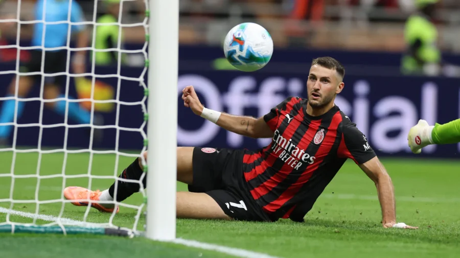 Mercado milanista, Santiago Giménez en la cuerda floja: solución sorpresa para el ataque