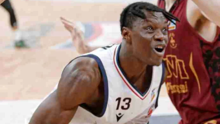 Enorme remontada en Allianz Cloud: Urania vuelve a las andadas