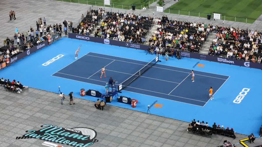 Carlos Alcaraz supera a Joao Fonseca en el campo de béisbol
