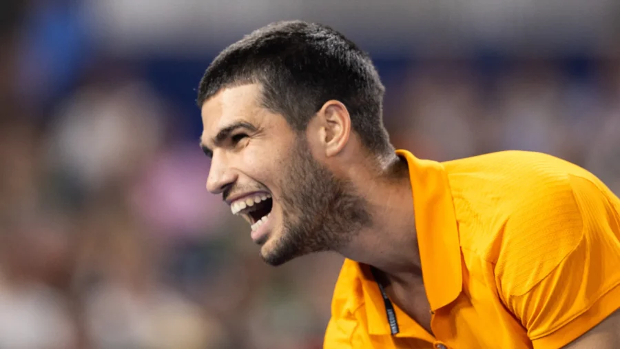 Carlos Alcaraz reafirma su primer objetivo para 2026 y reta a Jannik Sinner